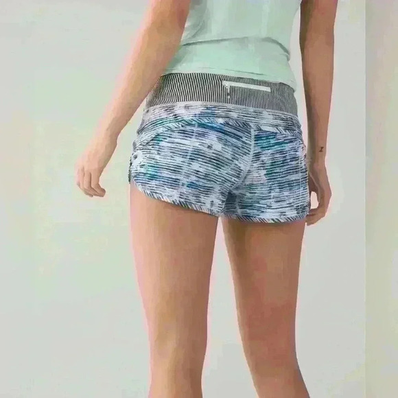 Lululemon Speed up Short *4-way Stretch 2.5" size 8 - Picture 1 of 14